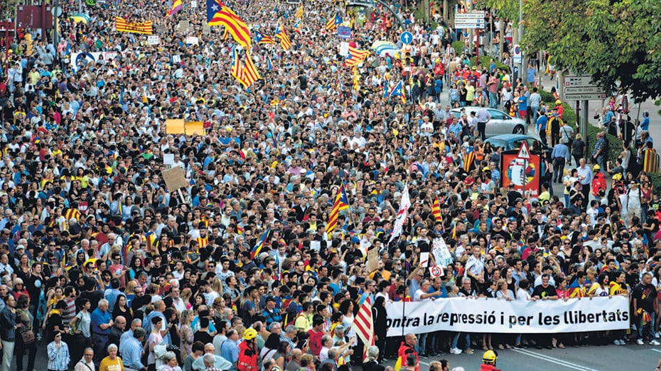 En Lérida se realizó una de las manifestaciones en protesta por las cargas policiales.