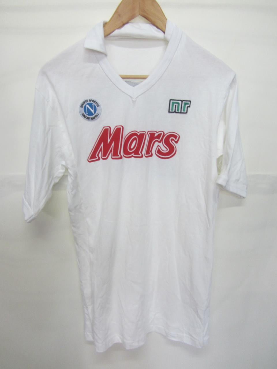 La camiseta que Maradona usó en el Napoli de Italia.