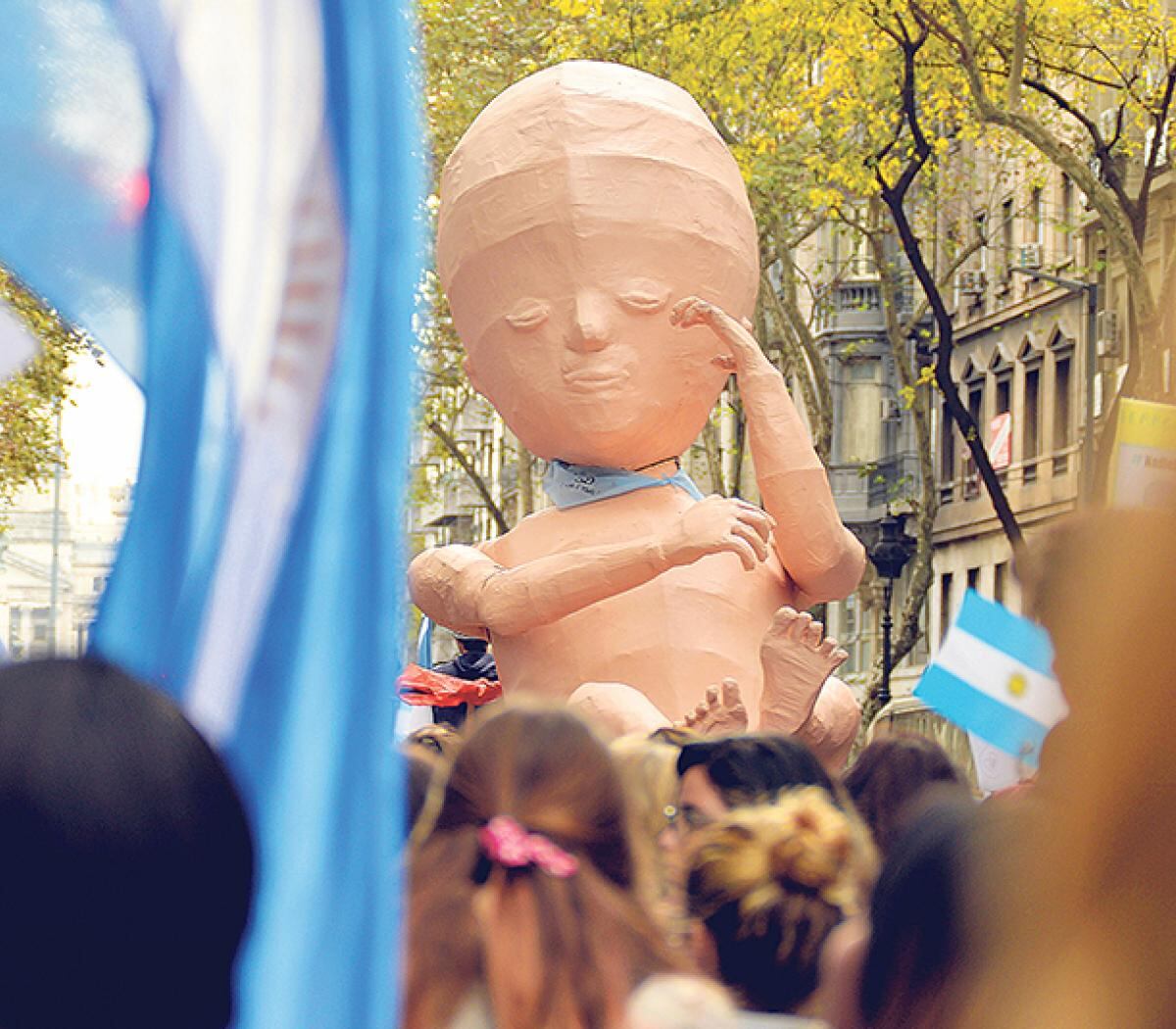 La intención del médico Jorge Pérez y la jueza Ana Laura Mendoza es forzar que se trate a los fetos como si fueran bebés.