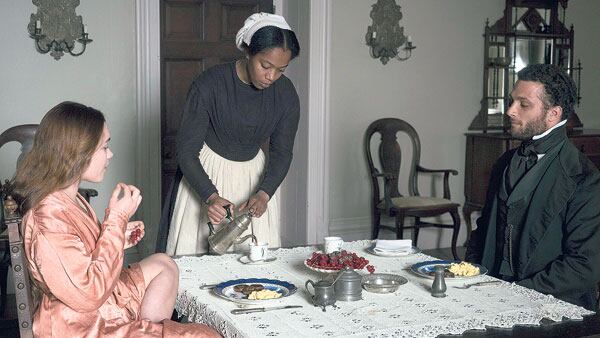 Lady Macbeth lleva al límite algunos de los conceptos expresados entre líneas en la novela.