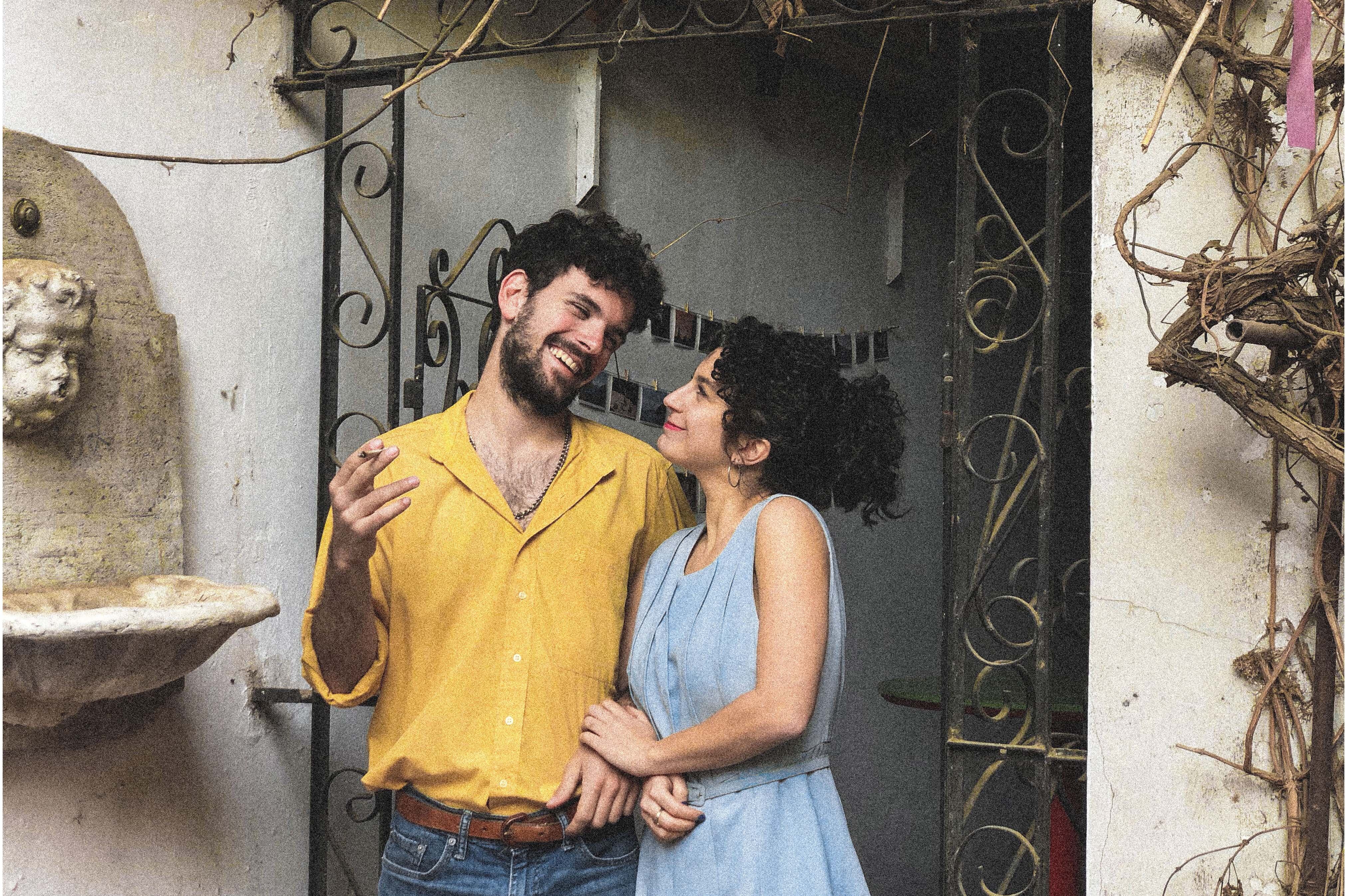 Federico Martínez y Natasha Zaiat, dos de los protagonistas de la pieza que va los domingos en Animal Club Cultural.