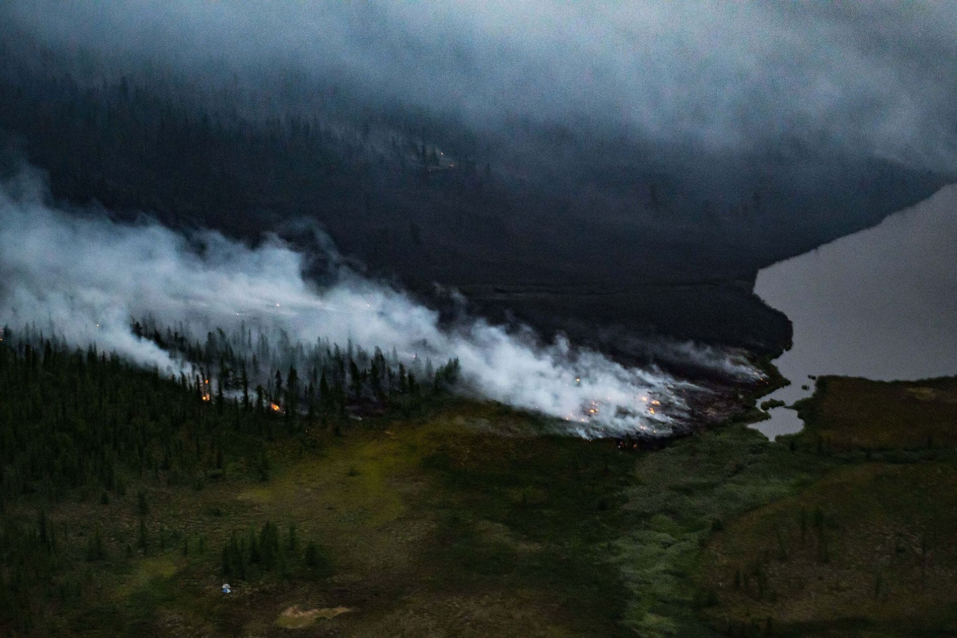 La tundra arde y libera CO2 que está bajo el hielo.