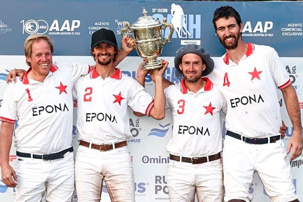 Chapaleufú levanta la Copa de campeón