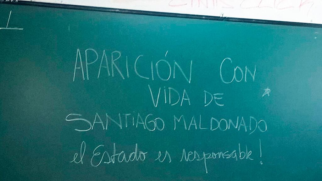 Los docentes instalaron ayer en las escuelas el tema de la desaparición forzada de Maldonado.