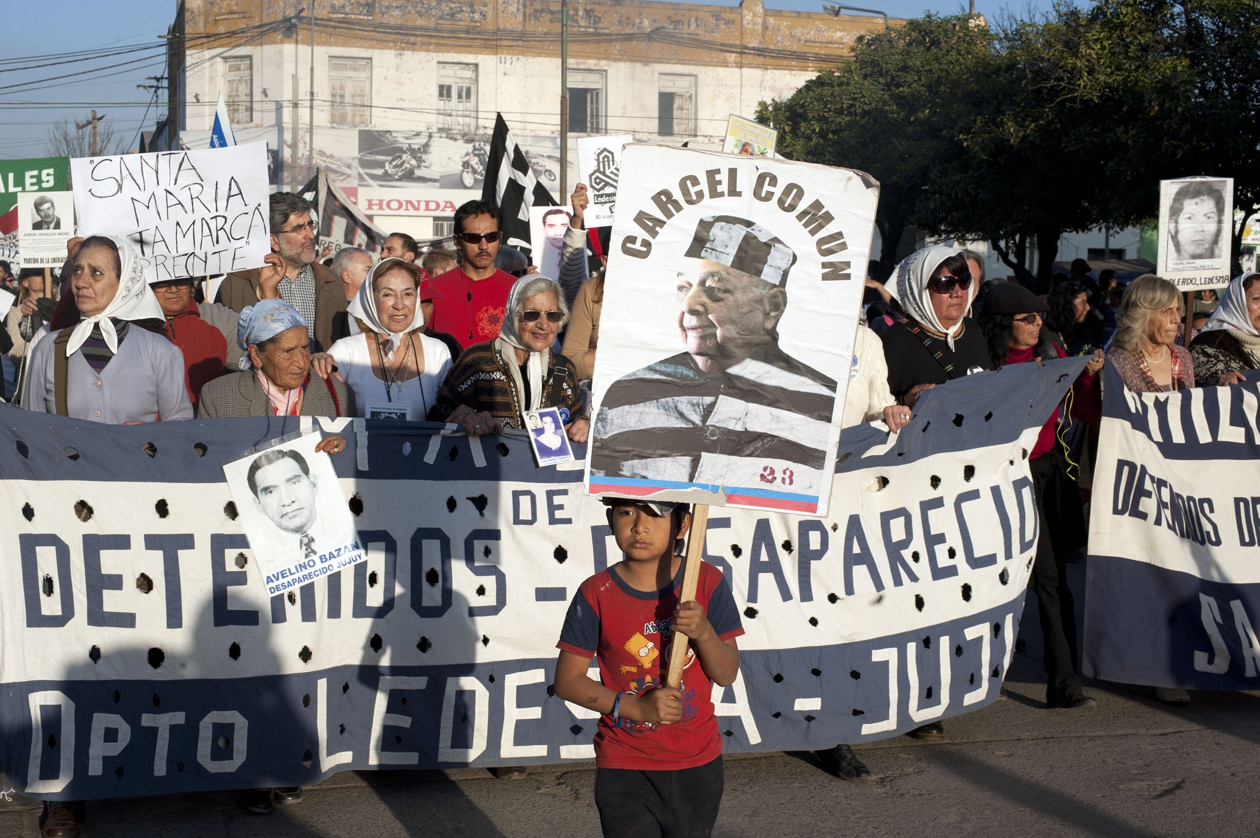 Desde hace más de 30 años se realizan marchas en reclamo de justicia para las víctimas del Apagón de Ledesma.