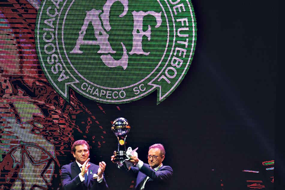La última Copa Sudamericana quedó para Chapecoense, cedida por Atlético Nacional de Medellín.