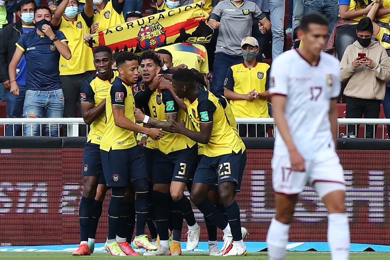 Todo Ecuador celebra el gol de Hincapié