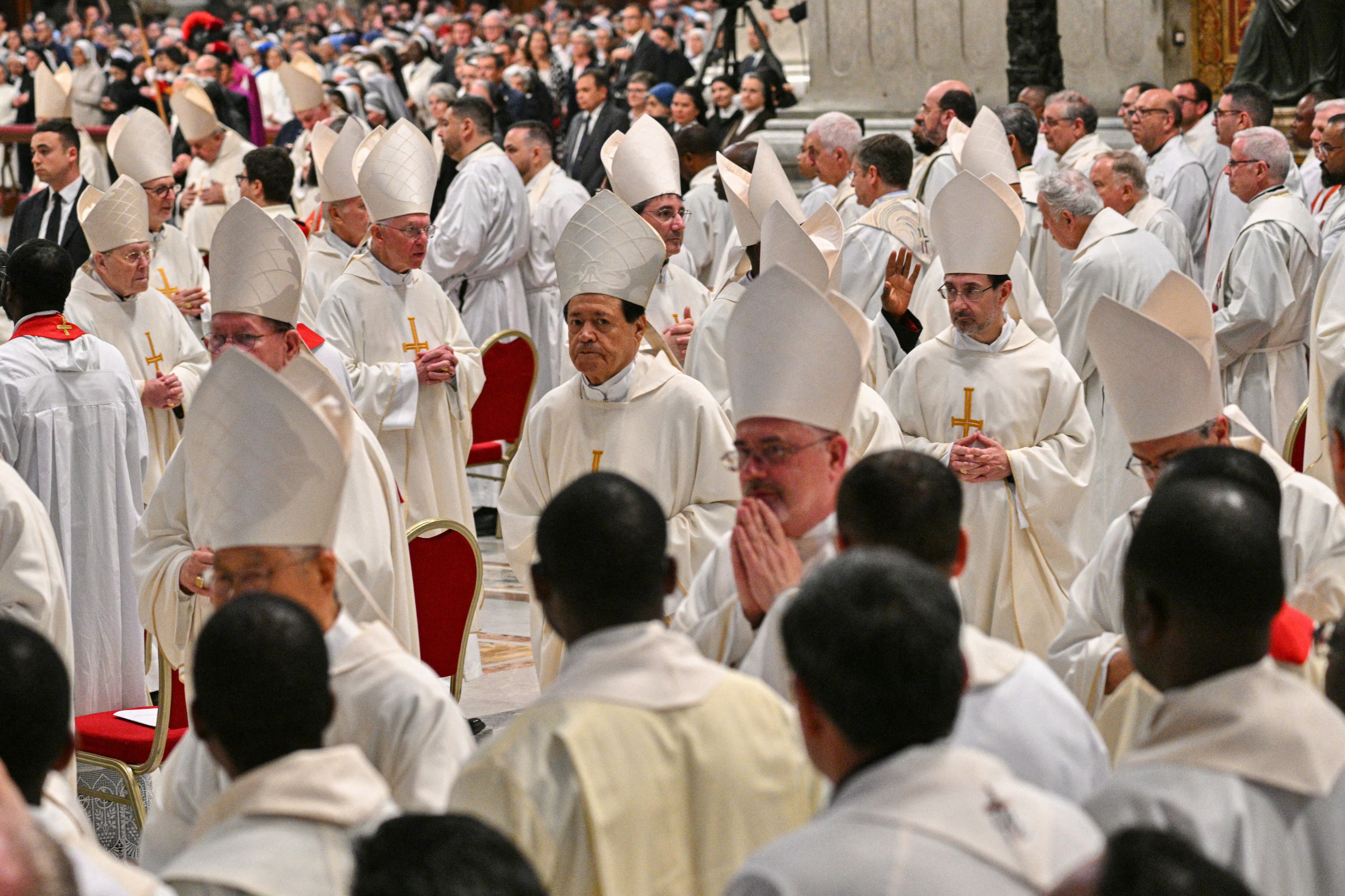 Misa en el Vaticano después del funeral de Francisco.