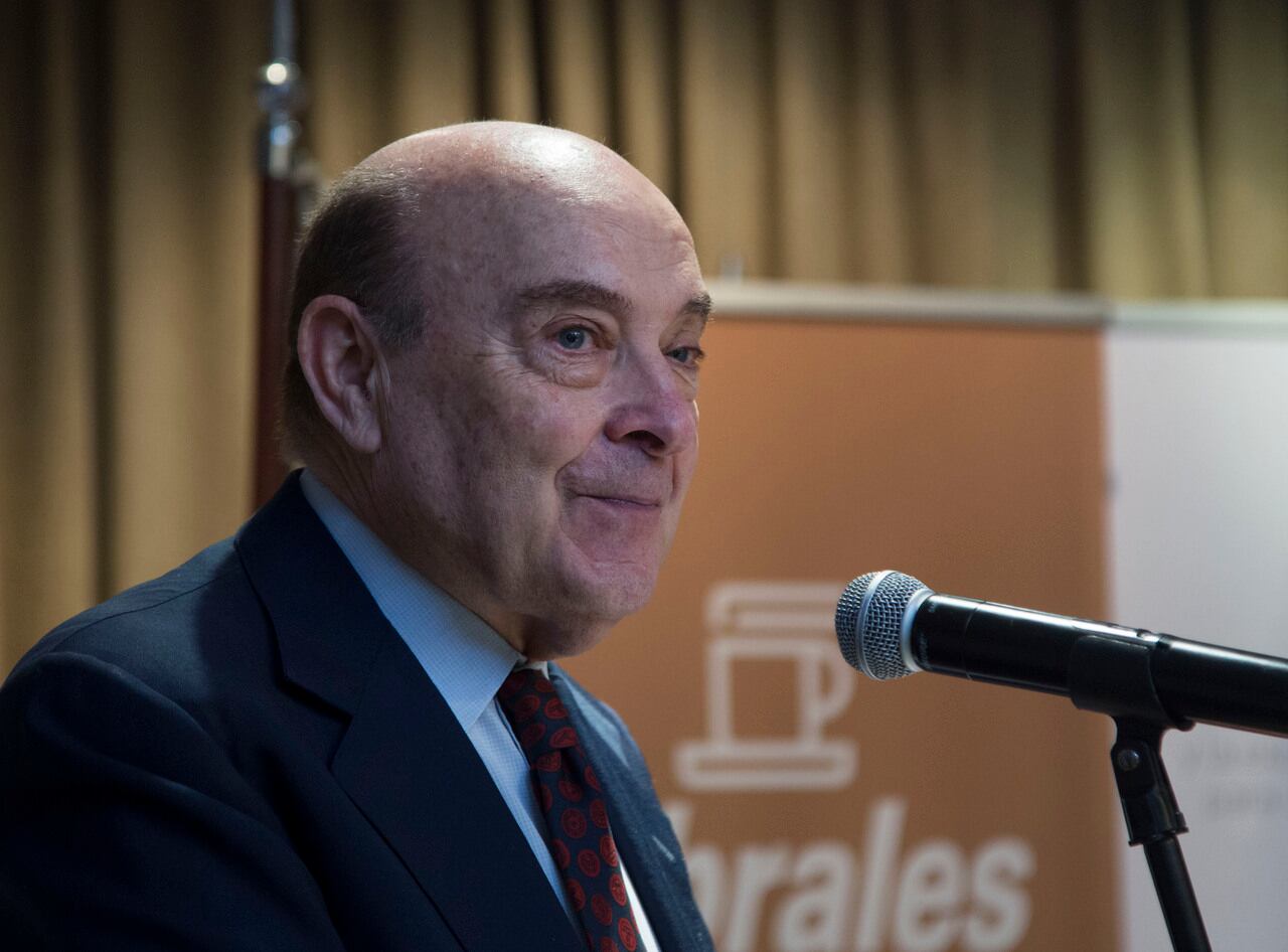Domingo Cavallo dio una charla por Twitter.