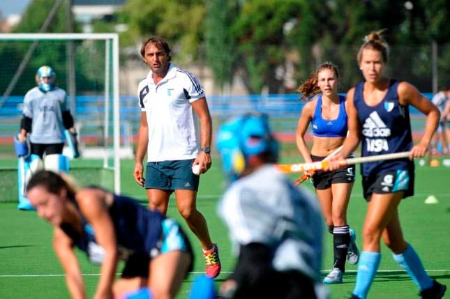 Chapa Retegui y Las Leonas.