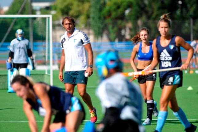 Chapa Retegui y Las Leonas.