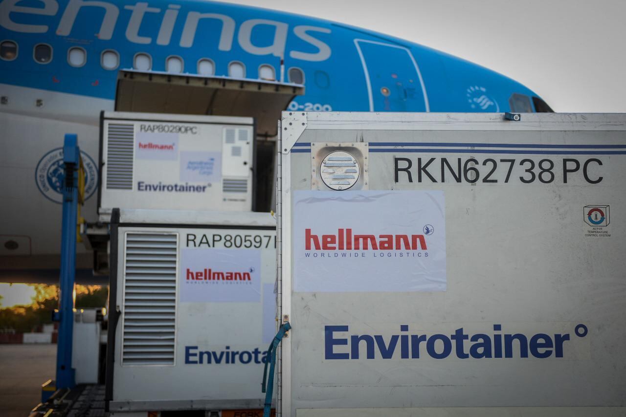 El avión partirá al mediodía y regresará el jueves.