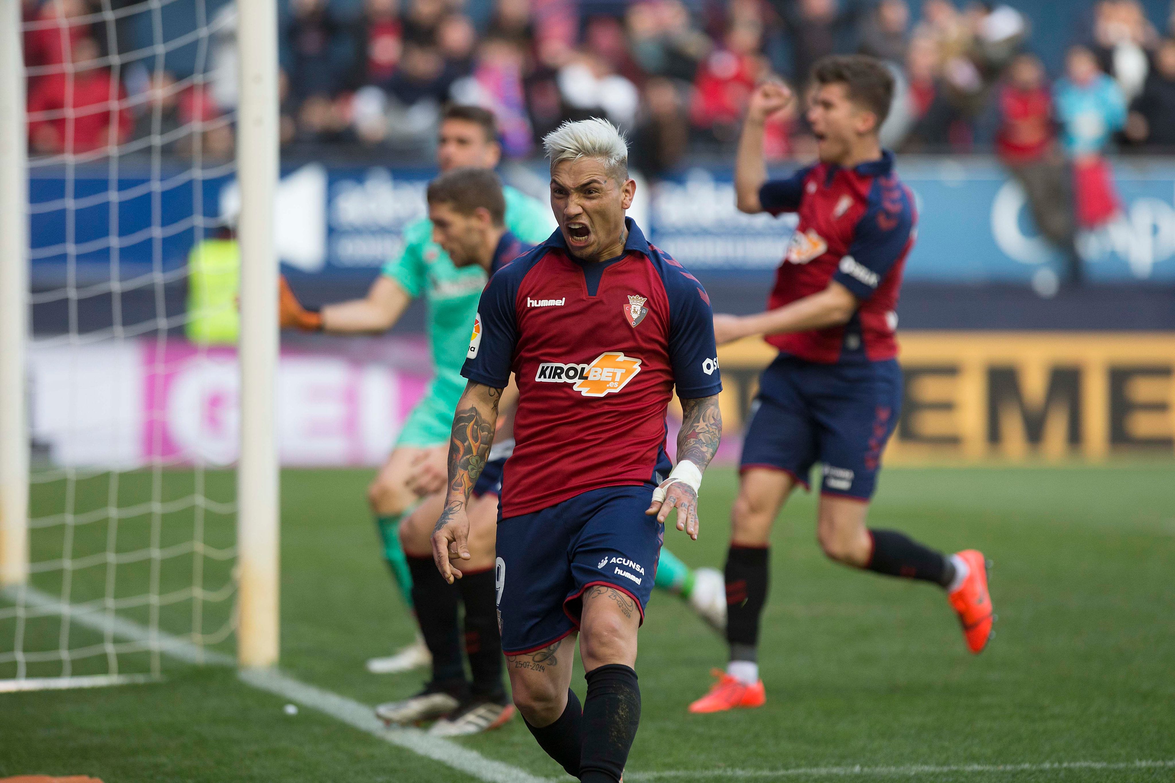 Chimy Ávila acecha el podio de goleadores en España, detrás de Messi, Benzema y Suárez.