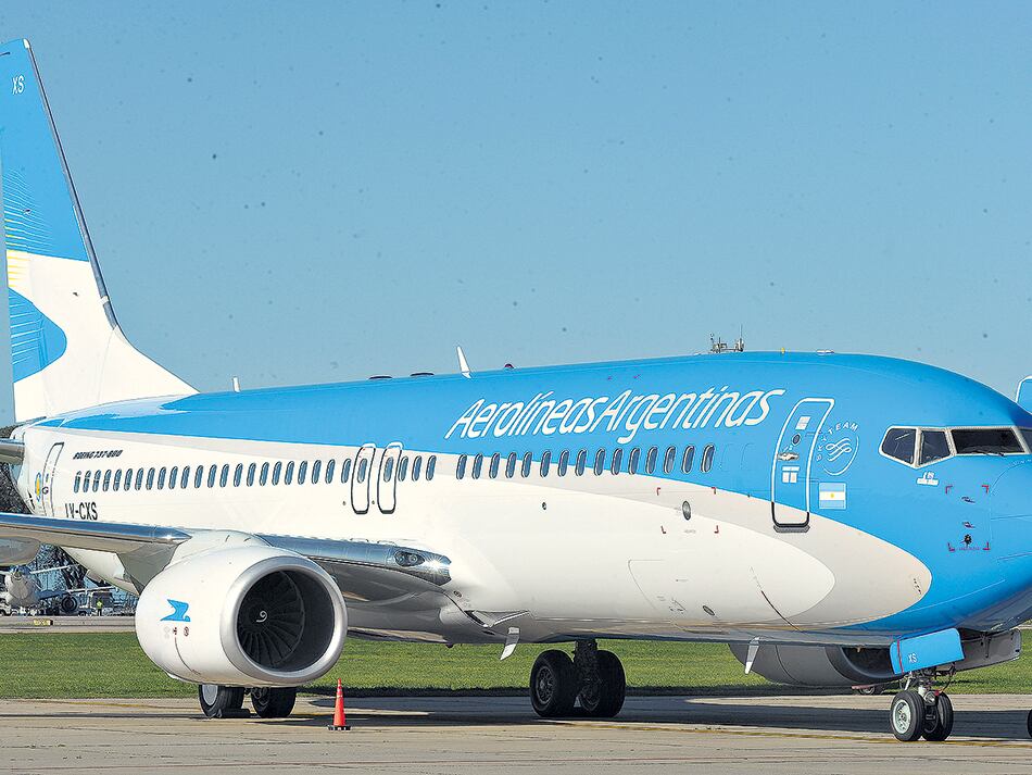Las rutas de cabotaje autorizadas a las low cost se superponen en un 95 por ciento con las que operan Aerolíneas y Austral.