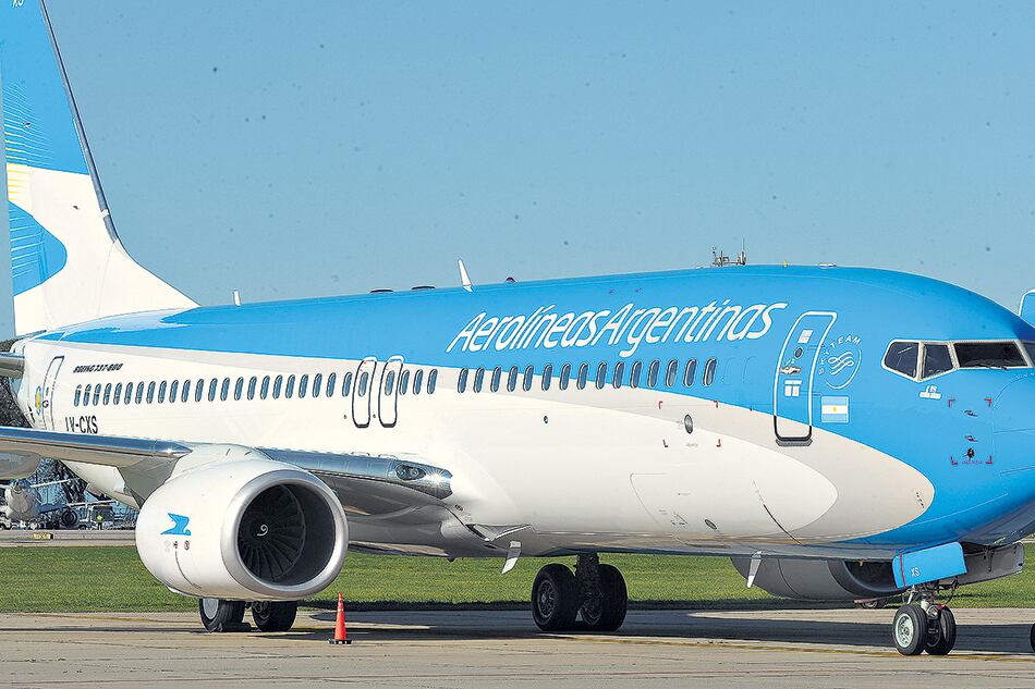 Las rutas de cabotaje autorizadas a las low cost se superponen en un 95 por ciento con las que operan Aerolíneas y Austral.