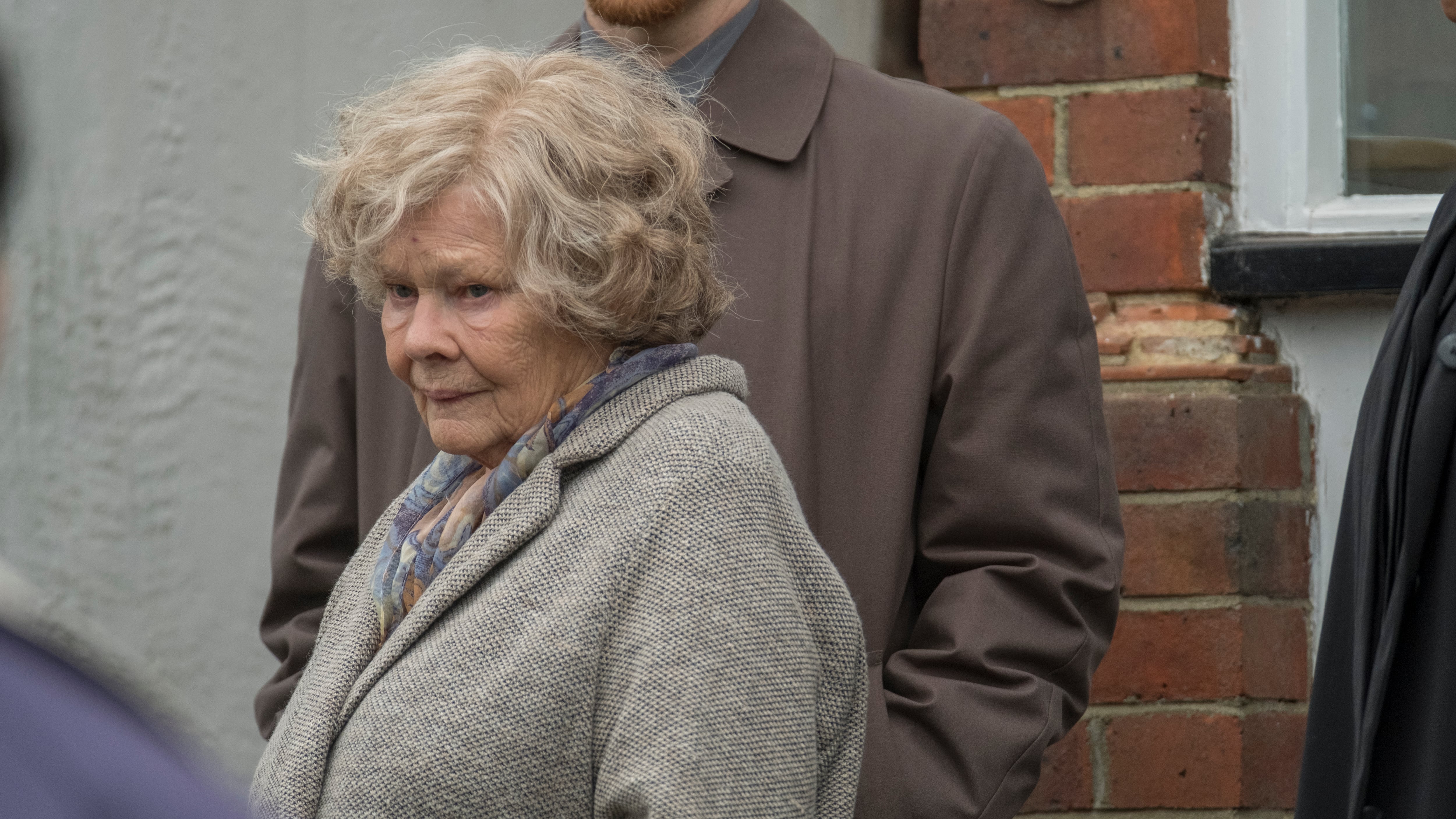Judi Dench interpreta a "la espía roja" cuando se dedicaba a cuidar su jardín.