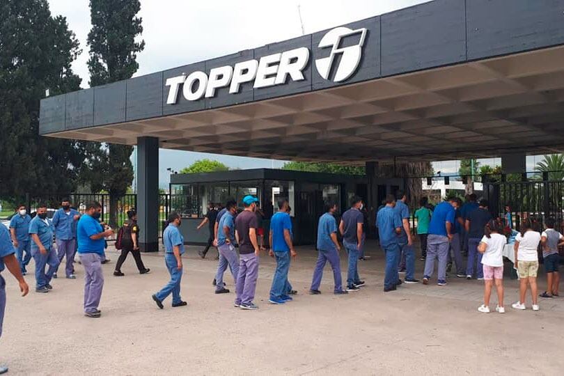 La fábrica de zapatillas en Tucumán empezó con despidos a trabajadores con menos antigüedad.