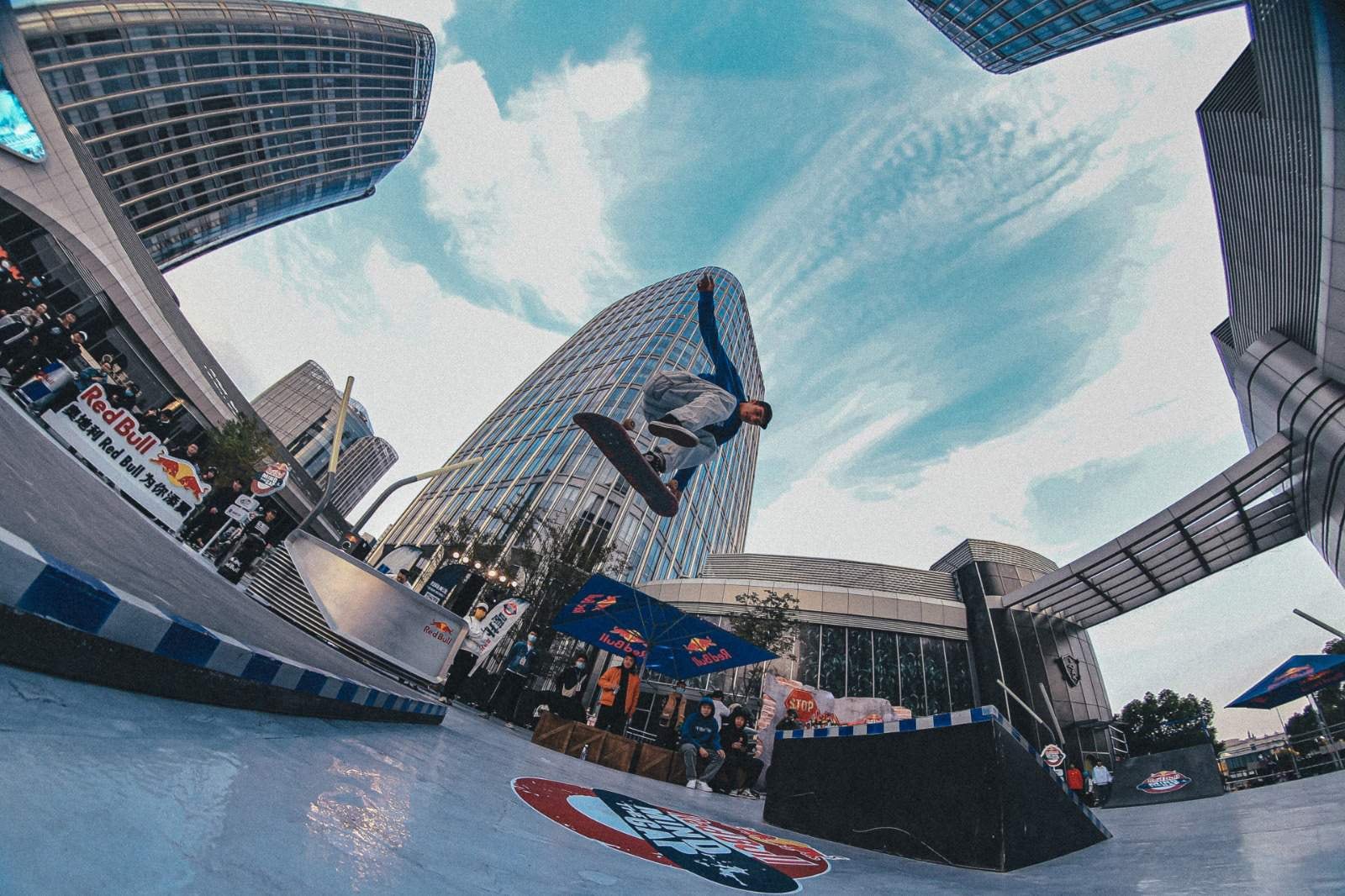 Los competidores en plena acción