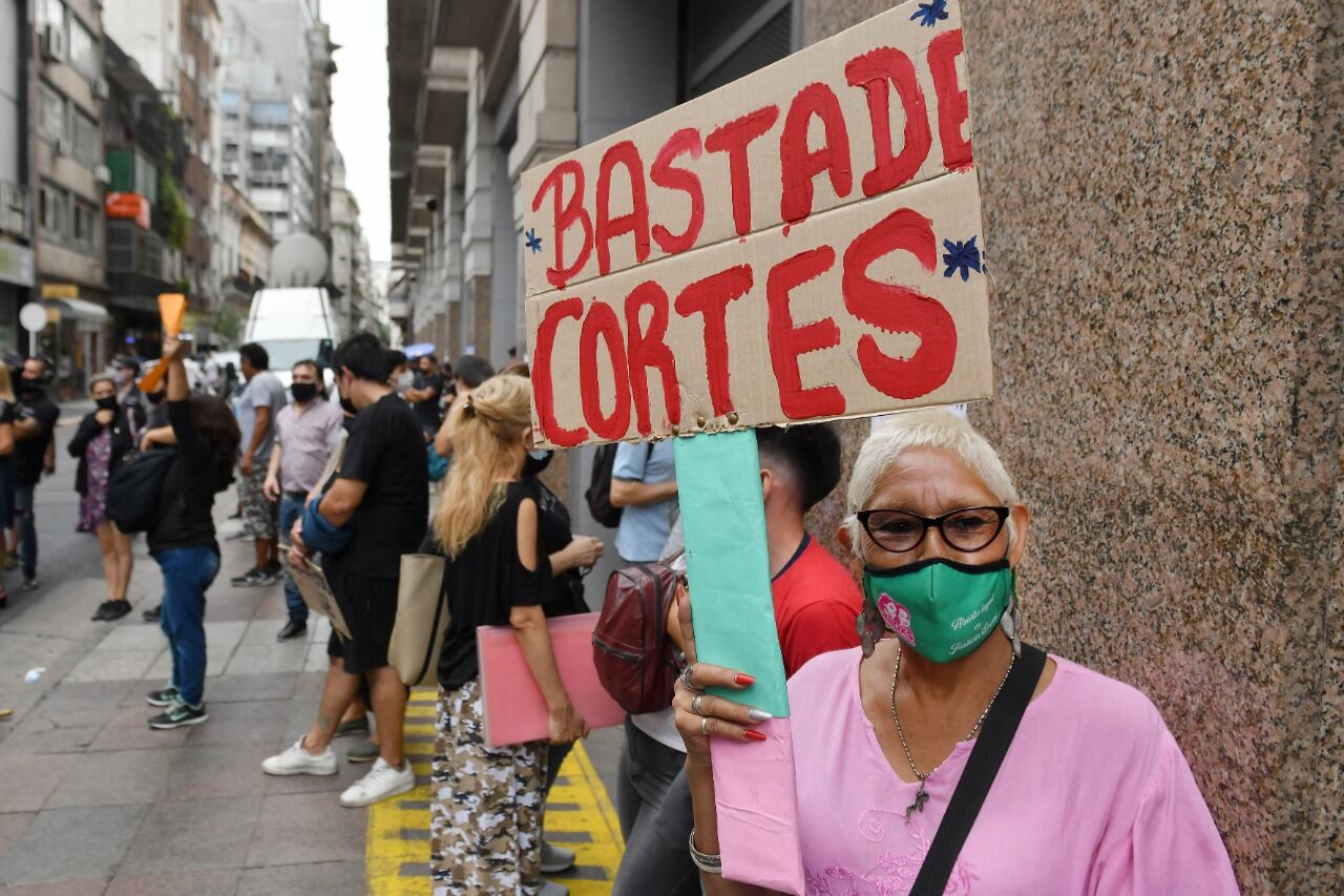 "Basta de cortes", el pedido unánime de un grupo de vecinos.