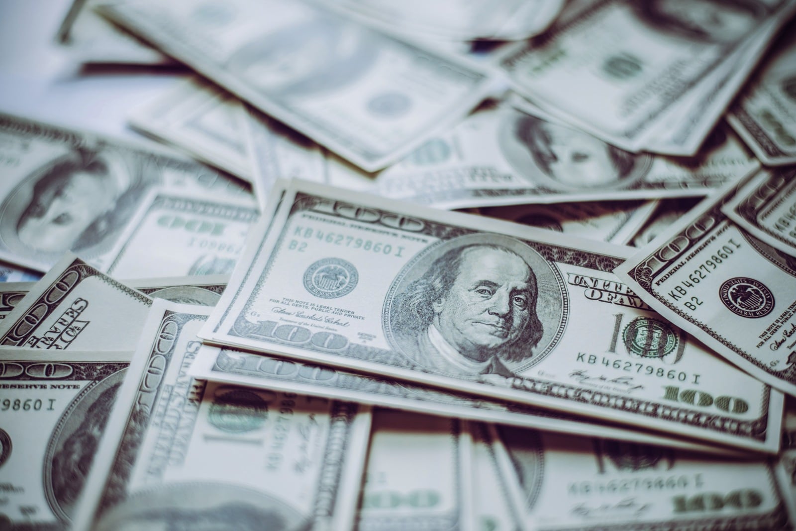 El gobierno no da precisiones sobre su plan cambiario