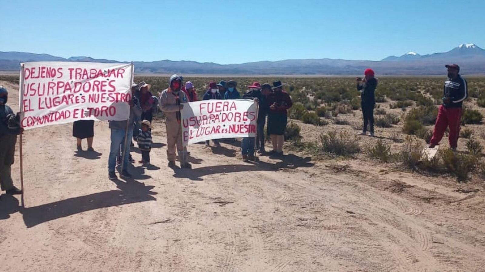 En una de las manifestaciones en las puertas de la empresa minera