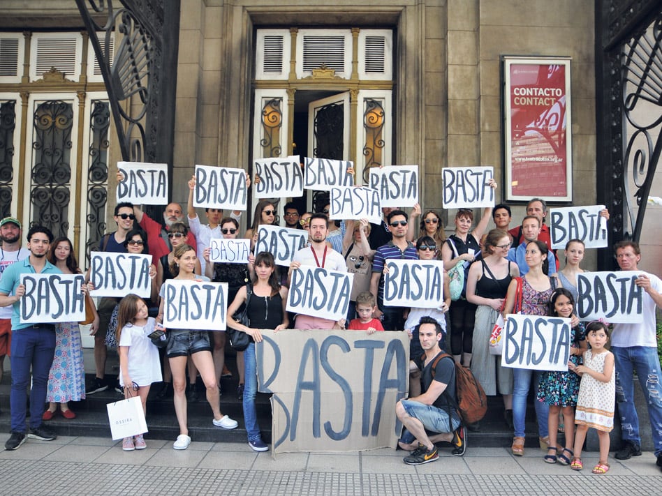 Al acto se acercaron público, periodistas y legisladores.