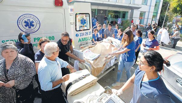 La explosión ocurrió cuando médicos y pacientes volvían al edificio.