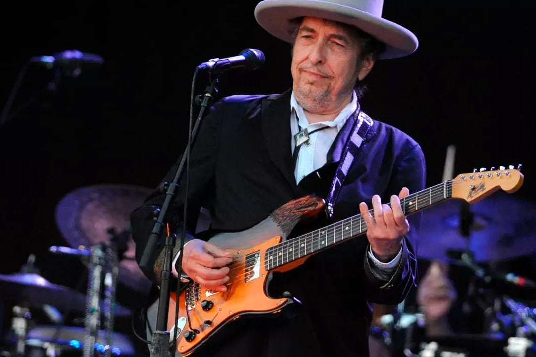 Bob Dylan en acción: el Nobel se prepara para volver a los escenarios, a través del streaming. 