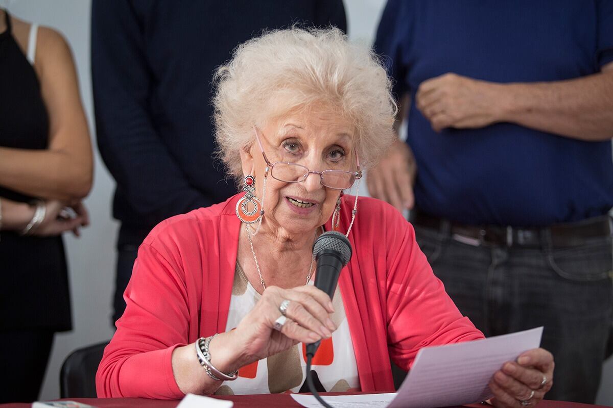 Carlotto apuntó contra Larreta por permitir la realización de la marcha anticuarentena.