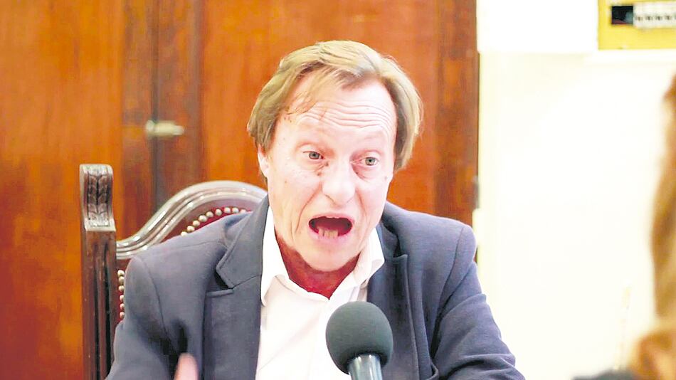 En la casa de la calle Echagüe 842, Varisco vive con la concejala Claudia Acevedo, ambos de Cambiemos.