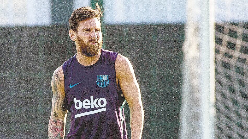 Messi se entrenó en la ciudad deportiva de su club.