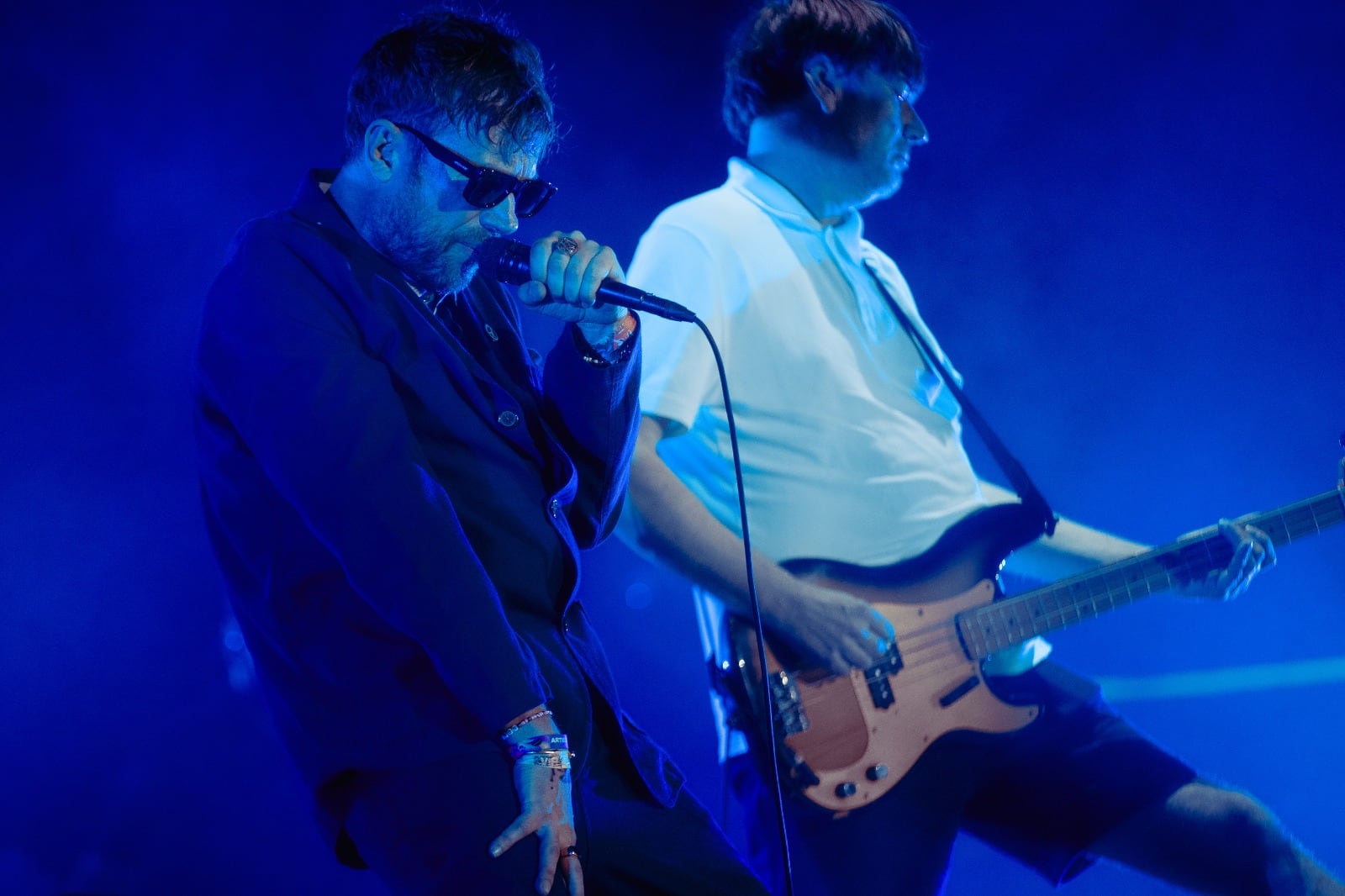 Damon Albarn y Alex James en plena faena con Blur.