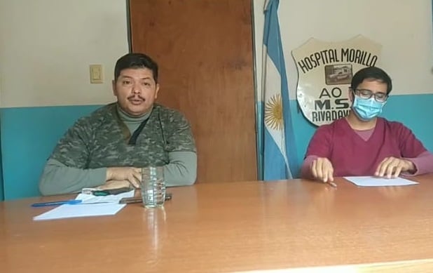 Adrián Cardozo, dando cuenta de los nuevos positivos en Coronel Juan Solá 