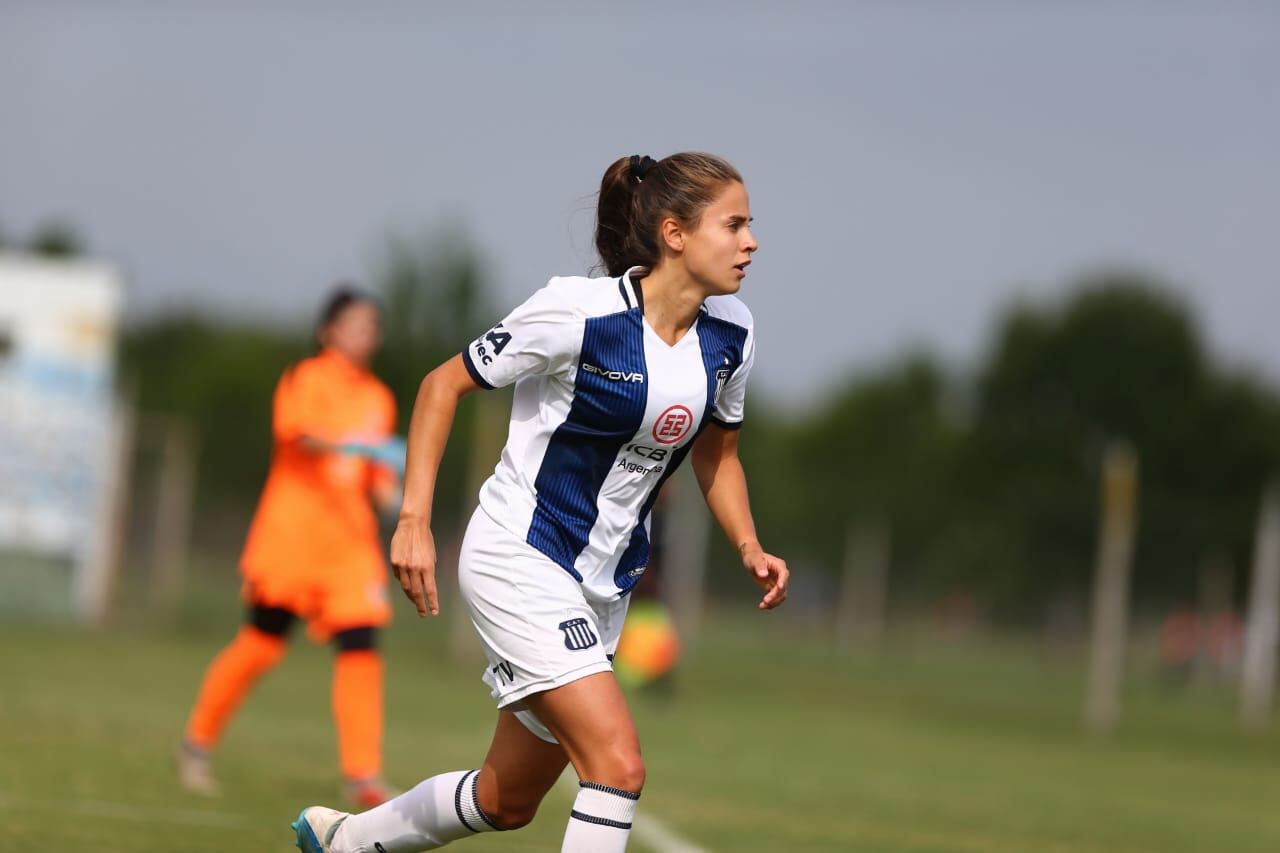 Existen alrededor de 280 ligas de fútbol femenino.