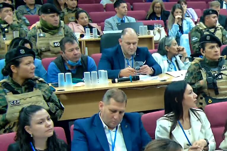 Emerenciano Sena, cada vez más acorralado.