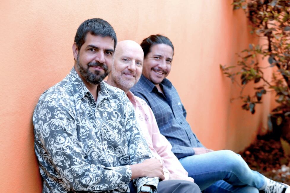 Mehmari con su trío