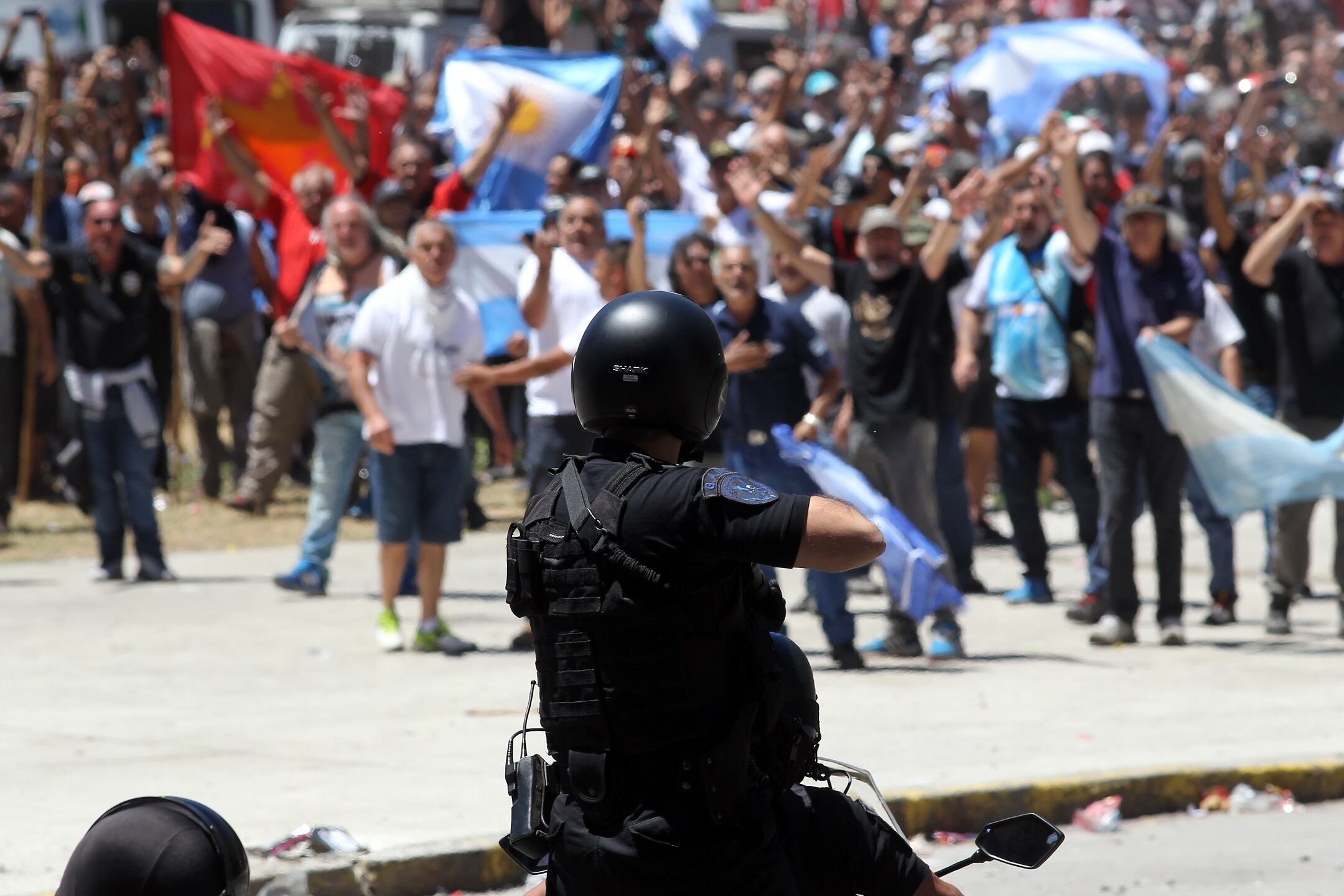 El documental fue producido por el Grupo Octubre con apoyo de la UMET.