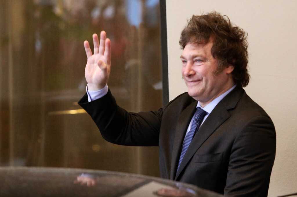 Javier Milei anunció que no habrá aumento del salario mínimo ni paritaria nacional docente