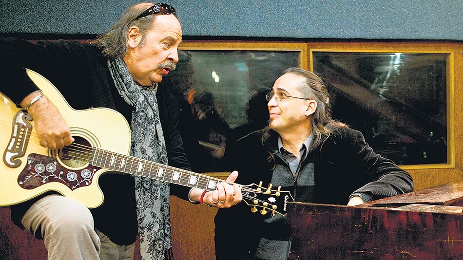 Litto Nebbia y Leopoldo Deza se conocen desde hace treinta años. Grabaron este disco entre 2015 y 2017.