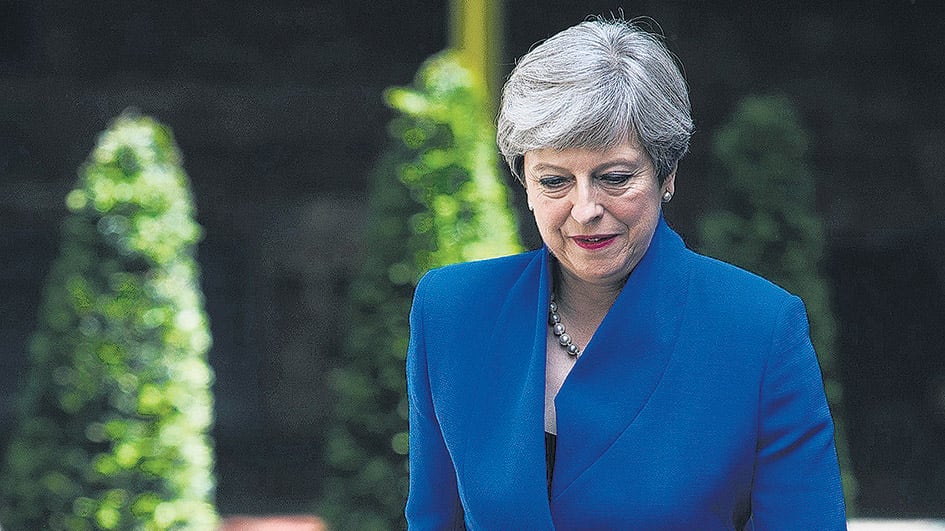 May llega a la casa de gobierno en Downing Street después de su visita protocolar a la reina Isabel II.