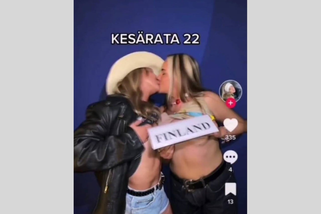 Las nuevas fotos corresponden a una fiesta en la residencia oficial realizada en julio, y se conocieron tras el revuelvo provocado la semana pasada por los videos de Marin.