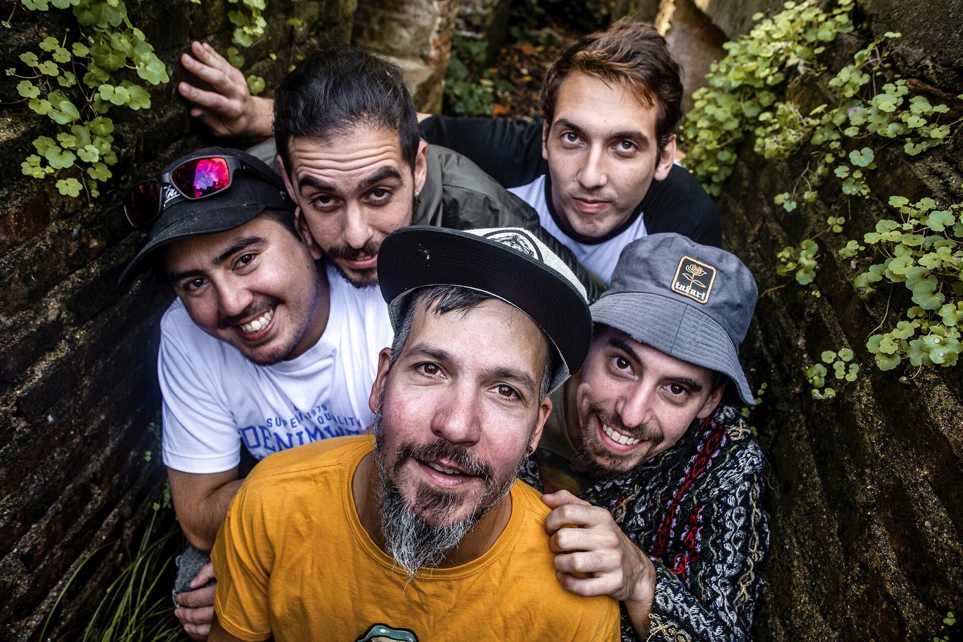 "Los pueblos eligen tener una música para decir lo que sienten, y eso puede ser la murga, el folclore, el rock o el reggae", evalúan