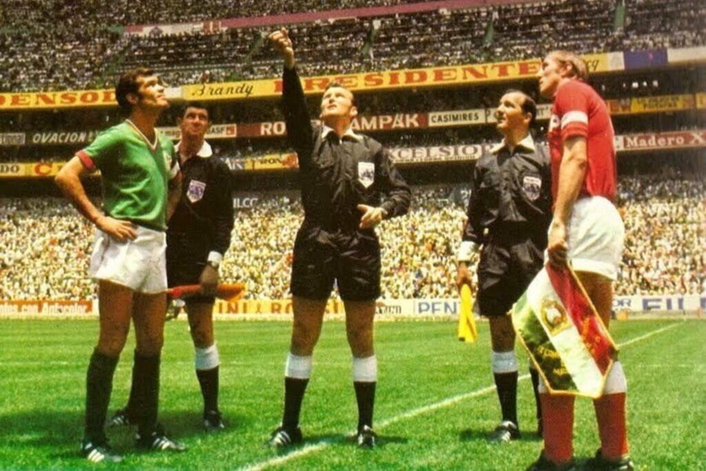 Mientras se disputaba el encuentro México-URSS se conocía la noticia del secuestro de Aramburu