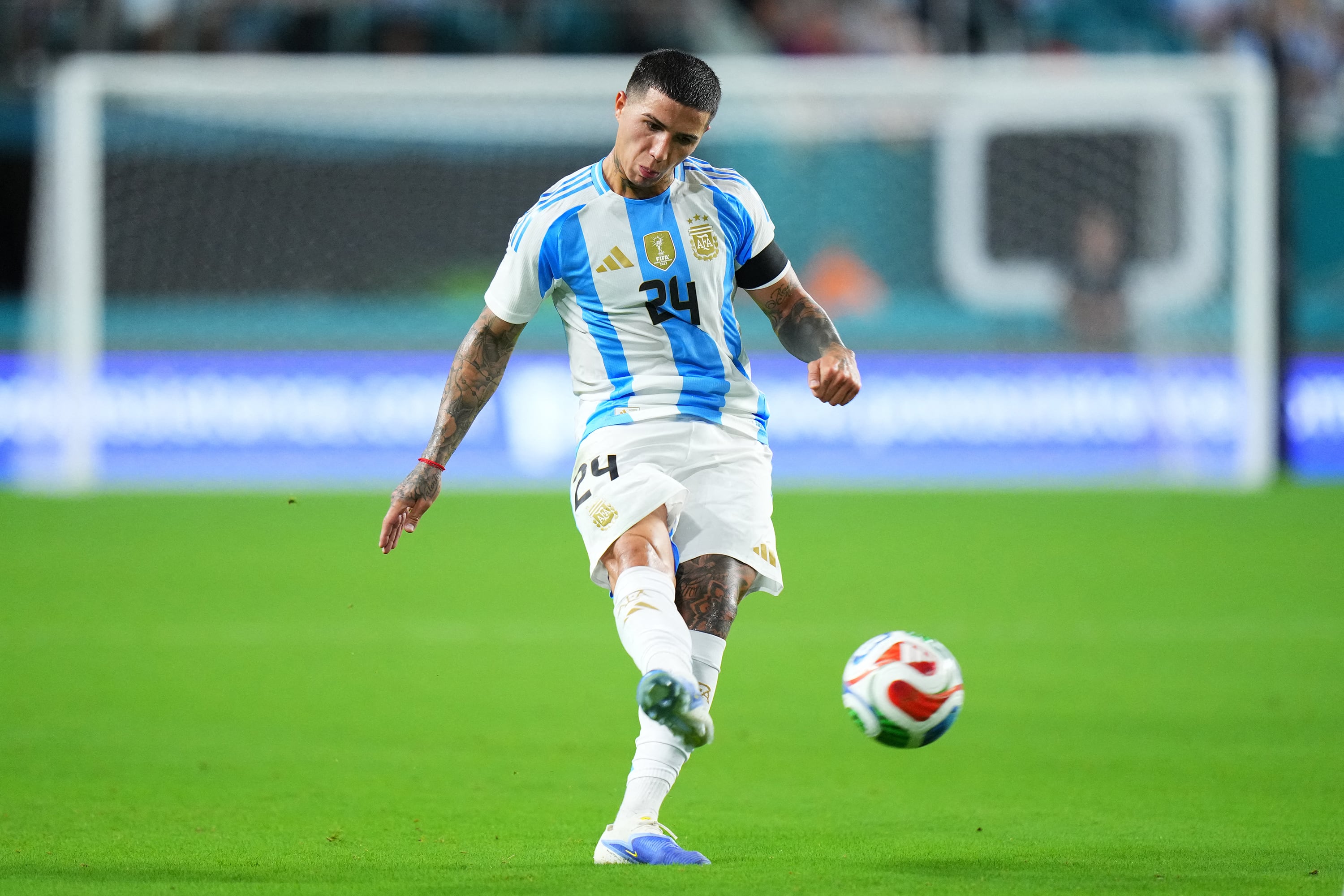Enzo seguirá su recuperación en Chelsea