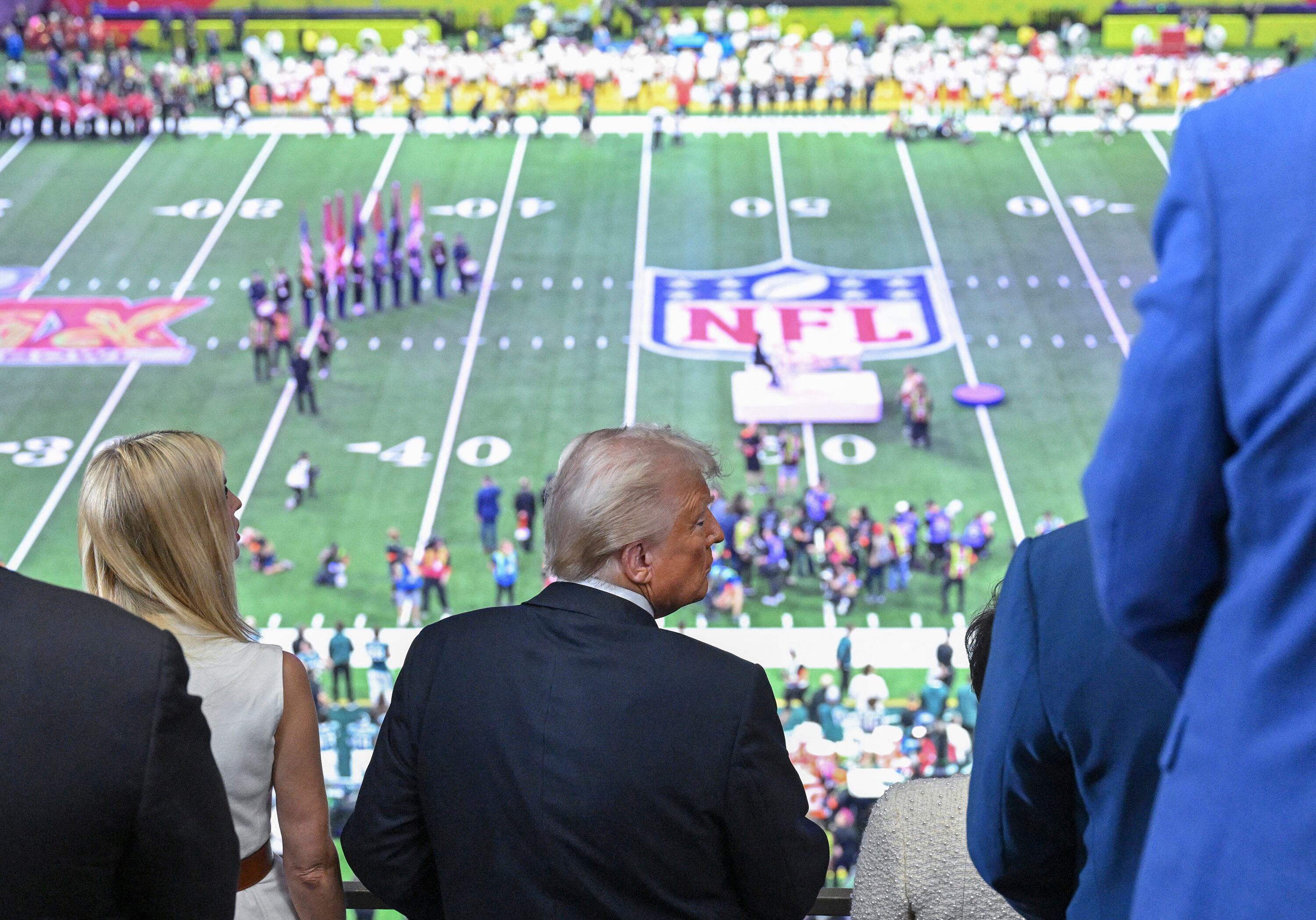 Trump en el Super Bowl, su modo de "hacer historia". 