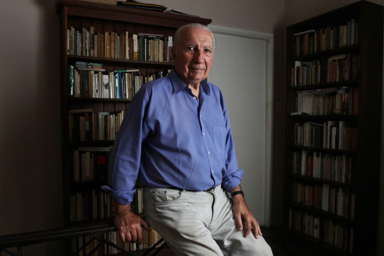 Alonso fue el primer traductor en América Latina de Fernando Pessoa.