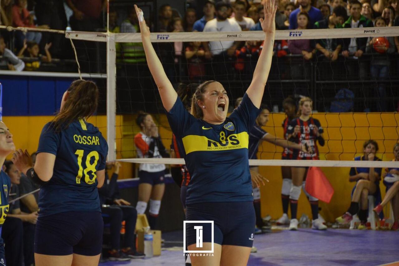 El vóley femino levanta los brazos por la profesionalización y la igualdad de género.