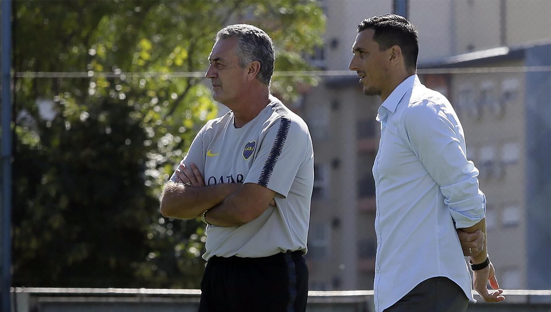 Alfaro y Burdisso, durante un entrenamiento.