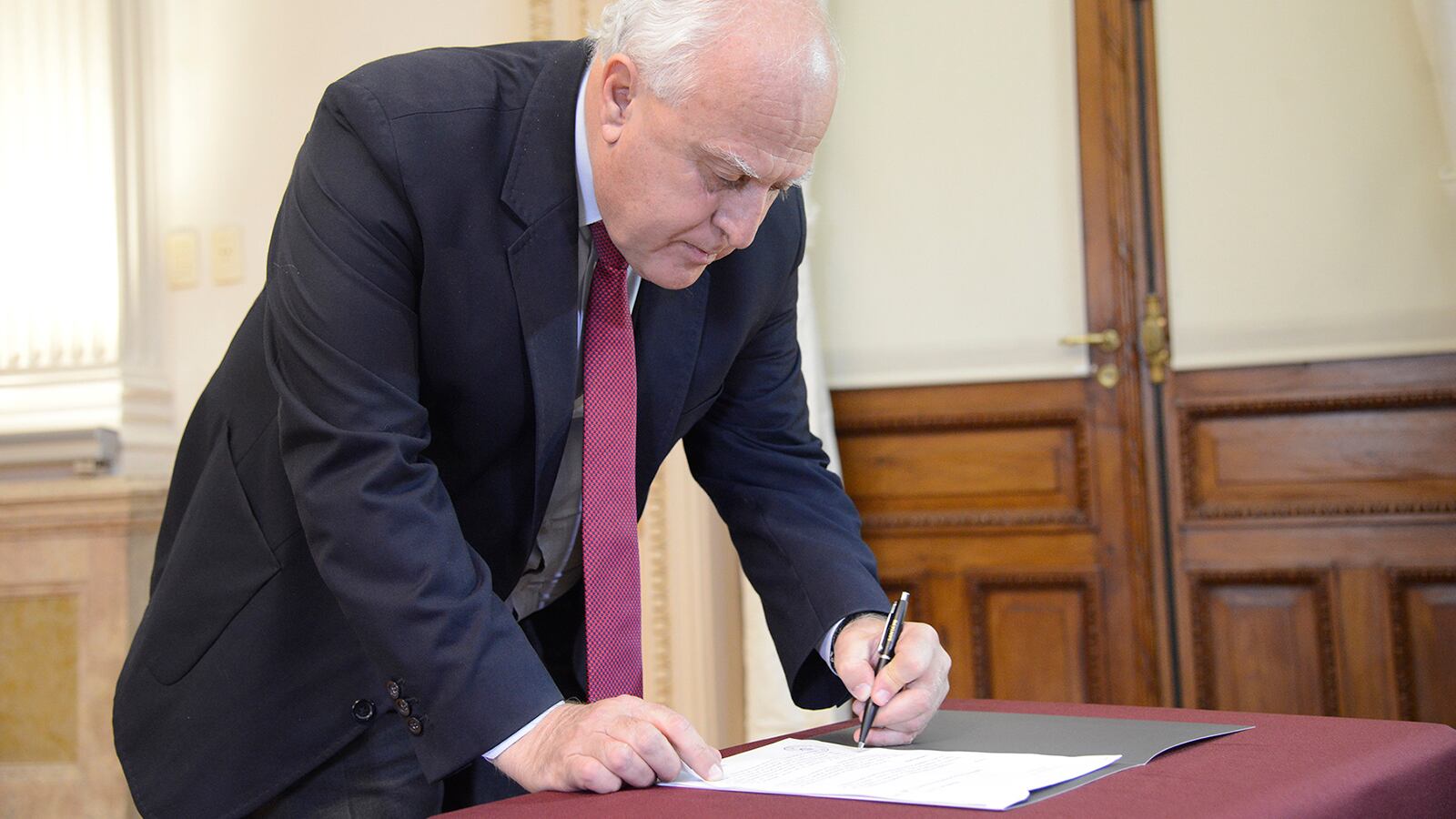 Lisfchitz es uno de los mandatarios que el macrismo quiere seducir para firmar la adenda.