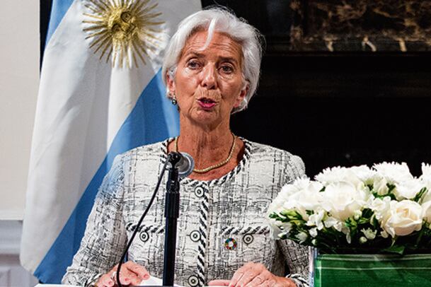 El Central solo intervendrá cuando el dólar supere los 44 pesos o baje de los 34